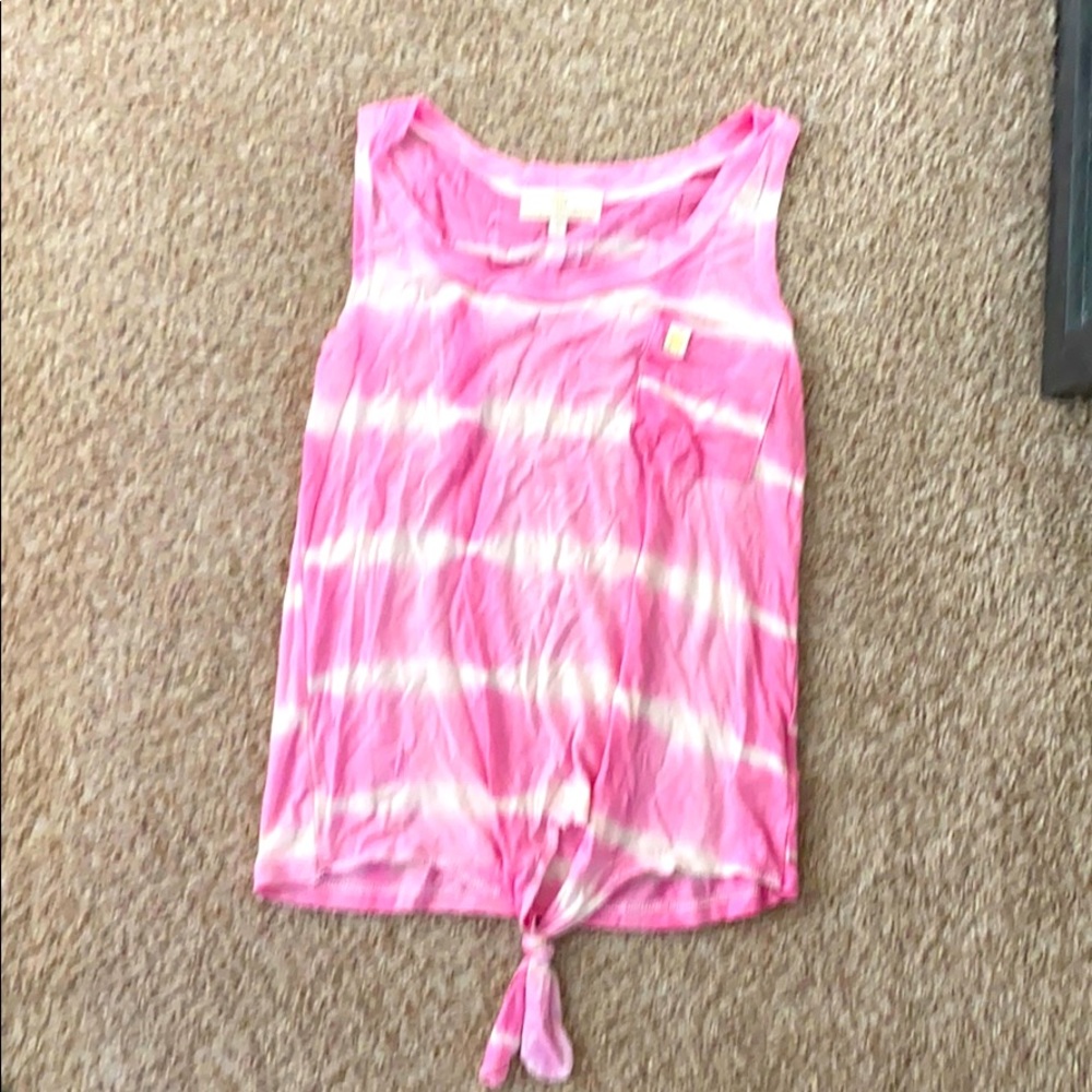 Simply southern tank with tie